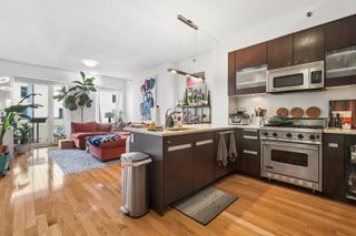 454 W 54th St Apt 4K, New York City, NY 10019