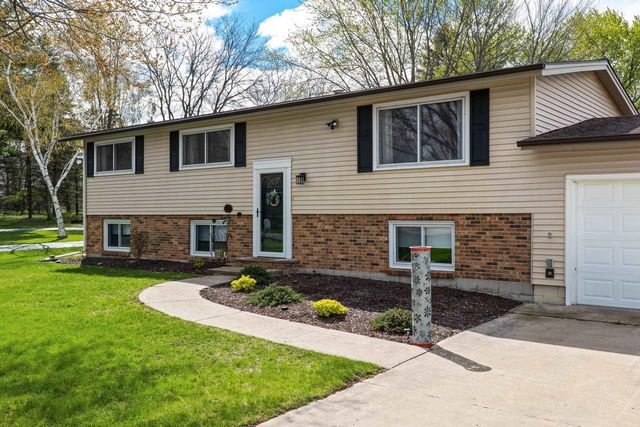 W869 Summit Court, Green Lake, WI 54941