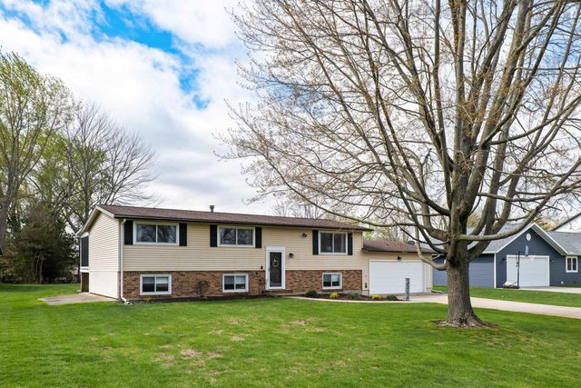 W869 Summit Court, Green Lake, WI 54941