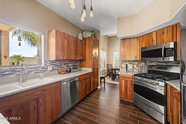 25837 N 47th Place, Phoenix, AZ 85050