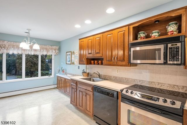 444 Bromley Pl, Wyckoff Twp., NJ 07481