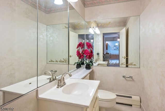 444 Bromley Pl, Wyckoff Twp., NJ 07481