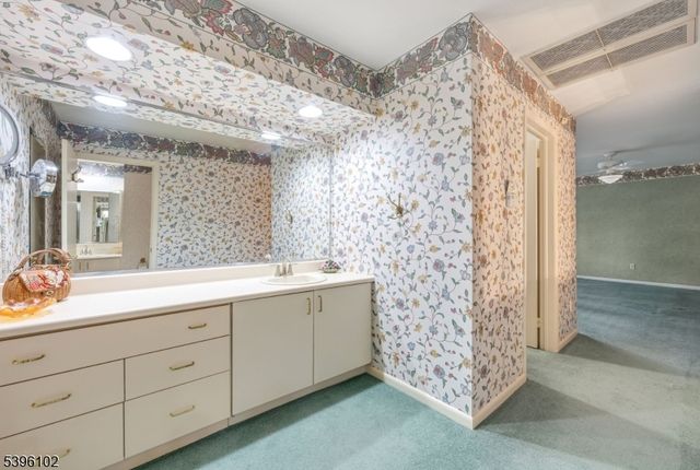 444 Bromley Pl, Wyckoff Twp., NJ 07481