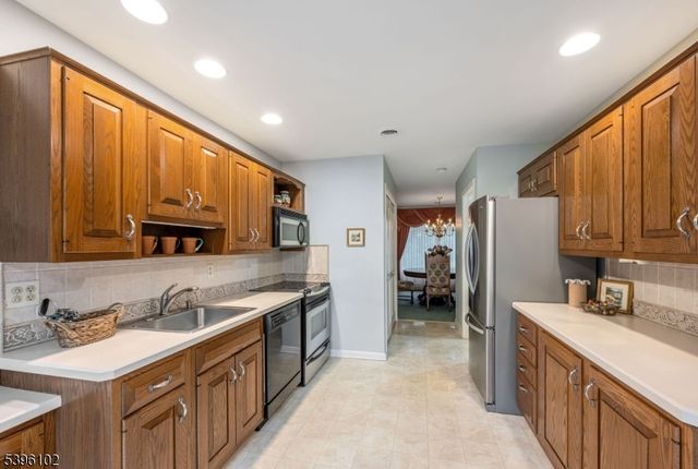 444 Bromley Pl, Wyckoff Twp., NJ 07481