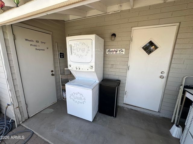 155 N HUNT Drive W, Mesa, AZ 85203