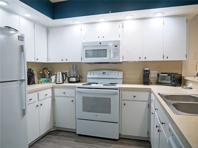 2021 SHANGRILA DRIVE 56, Clearwater, FL 33763