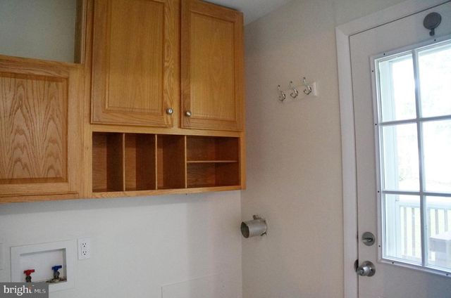 3027 WAYNE RD, Falls Church, VA 22042