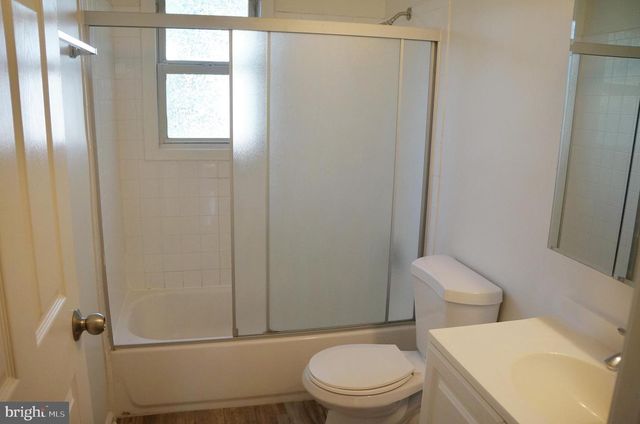 3027 WAYNE RD, Falls Church, VA 22042