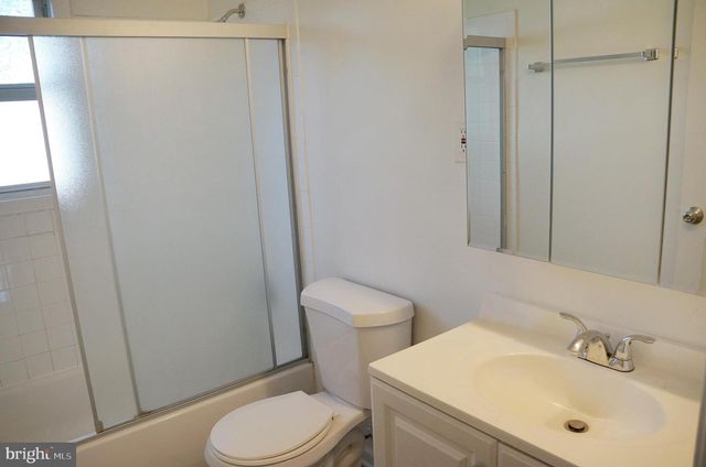 3027 WAYNE RD, Falls Church, VA 22042