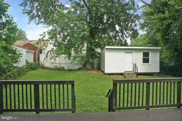 3027 WAYNE RD, Falls Church, VA 22042