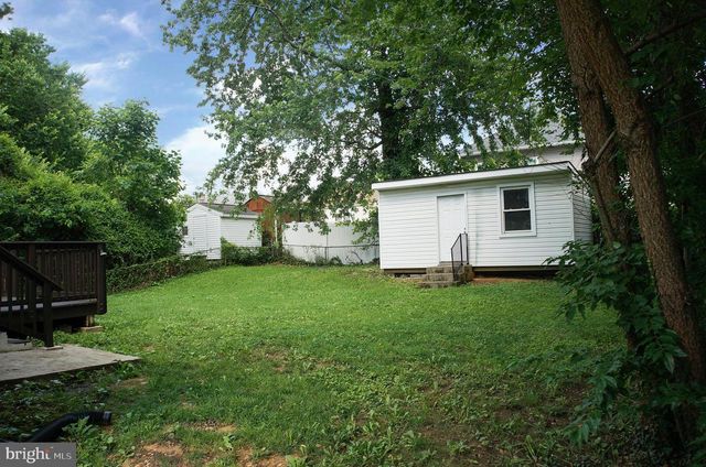 3027 WAYNE RD, Falls Church, VA 22042