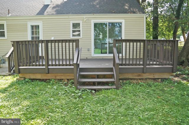 3027 WAYNE RD, Falls Church, VA 22042