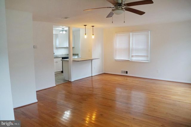 3027 WAYNE RD, Falls Church, VA 22042