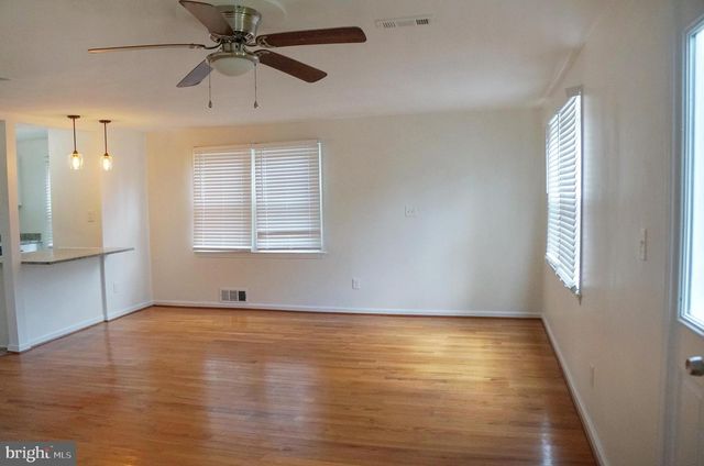 3027 WAYNE RD, Falls Church, VA 22042