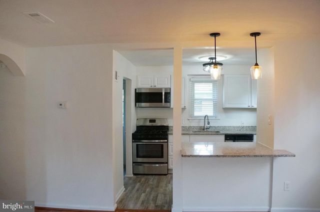 3027 WAYNE RD, Falls Church, VA 22042