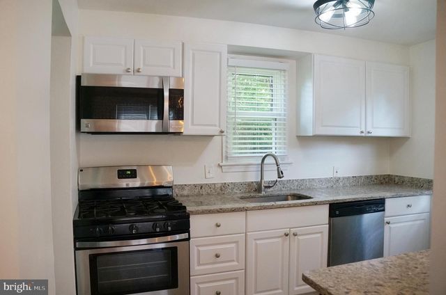 3027 WAYNE RD, Falls Church, VA 22042