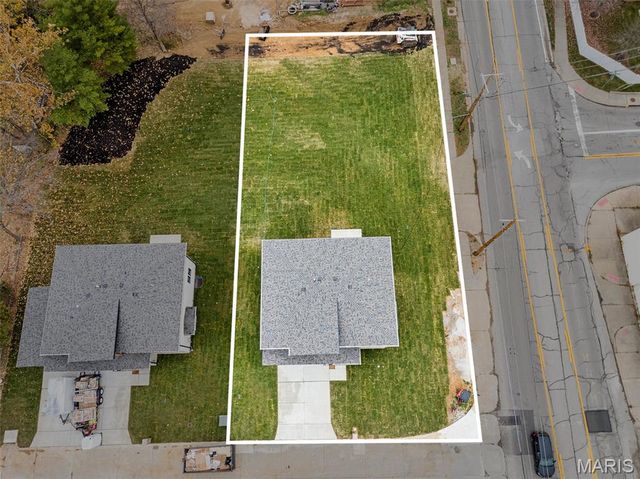 12430 Somerset Place Drive, St Louis, MO 63128