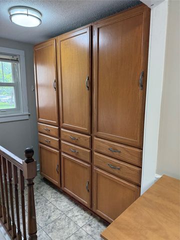 121 E Benton Street, Winterset, IA 50273