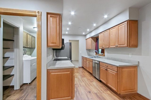 571 S Hillcrest Drive, Verona, WI 53593