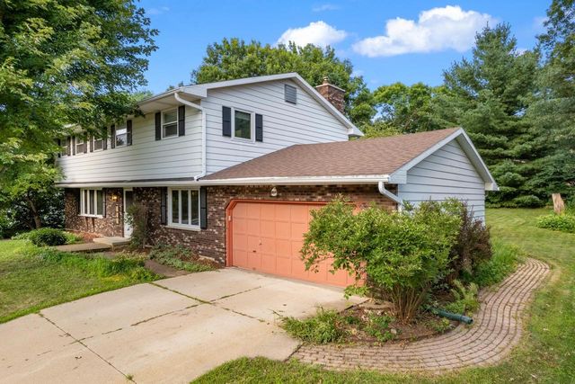 571 S Hillcrest Drive, Verona, WI 53593