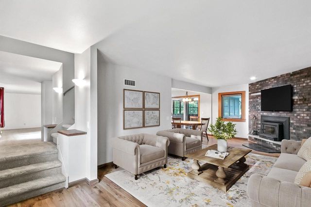 571 S Hillcrest Drive, Verona, WI 53593