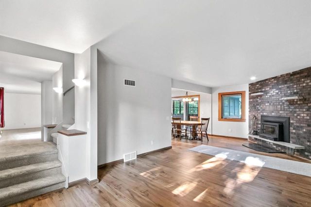 571 S Hillcrest Drive, Verona, WI 53593