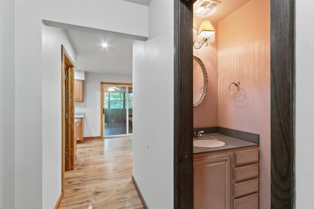 571 S Hillcrest Drive, Verona, WI 53593