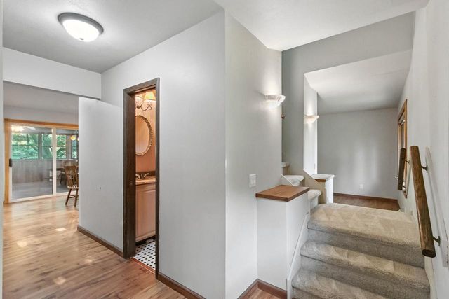 571 S Hillcrest Drive, Verona, WI 53593