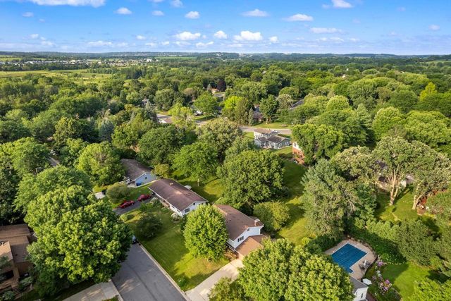 571 S Hillcrest Drive, Verona, WI 53593