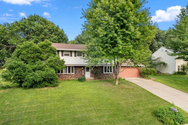 571 S Hillcrest Drive, Verona, WI 53593