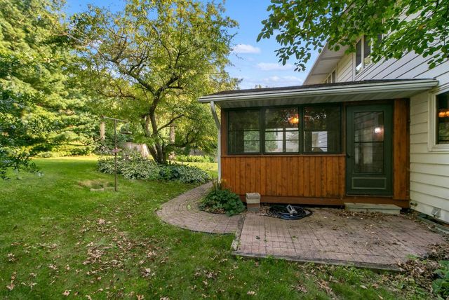 571 S Hillcrest Drive, Verona, WI 53593