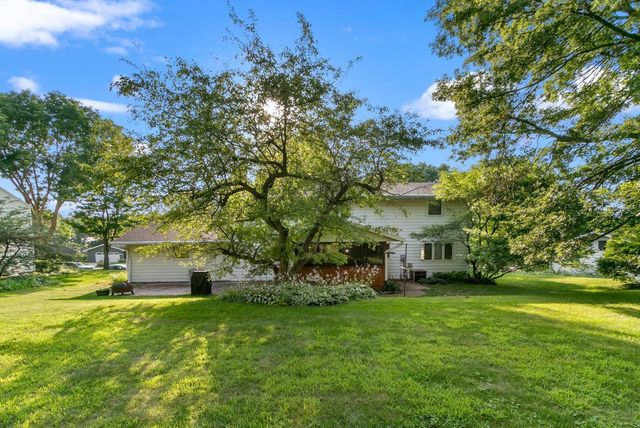 571 S Hillcrest Drive, Verona, WI 53593