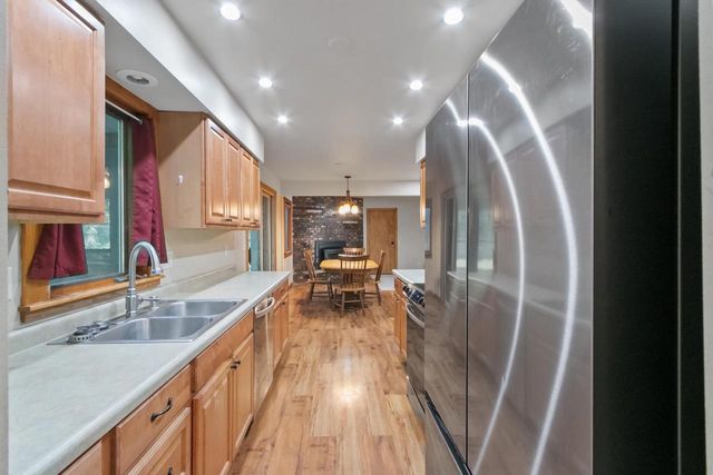 571 S Hillcrest Drive, Verona, WI 53593