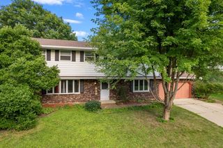 571 S Hillcrest Drive, Verona, WI 53593