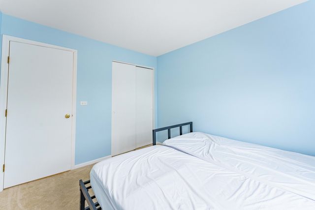 741 W Streamwood Boulevard A, Streamwood, IL 60107