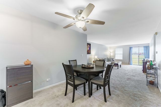 741 W Streamwood Boulevard A, Streamwood, IL 60107