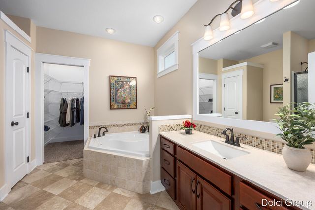 1398 Winchester Court Nw, City Of Walker, MI 49534