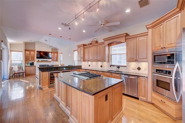 7825 WILTON CRESCENT CIRCLE, University Park, FL 34201