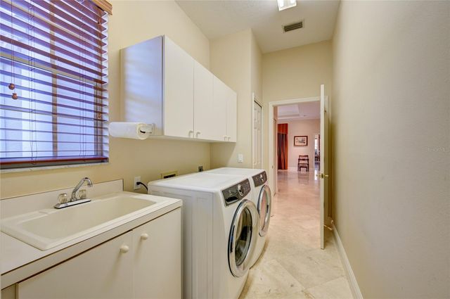 7825 WILTON CRESCENT CIRCLE, University Park, FL 34201