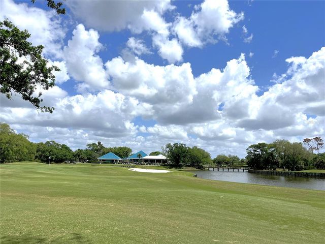 7825 WILTON CRESCENT CIRCLE, University Park, FL 34201