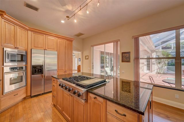 7825 WILTON CRESCENT CIRCLE, University Park, FL 34201