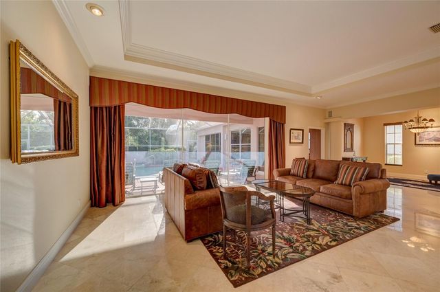 7825 WILTON CRESCENT CIRCLE, University Park, FL 34201