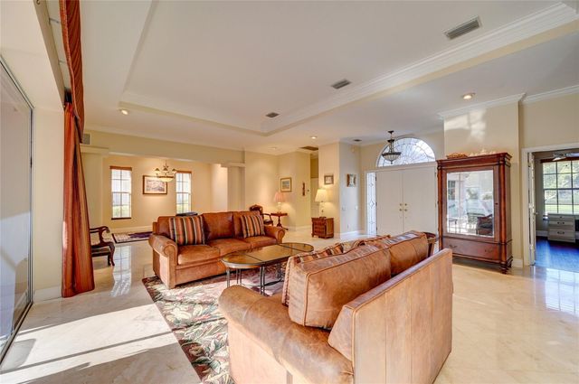 7825 WILTON CRESCENT CIRCLE, University Park, FL 34201