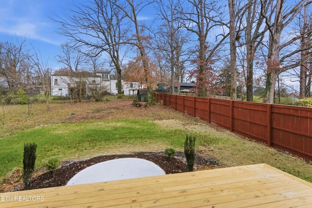 324 N Chilhowee Drive, Knoxville, TN 37914