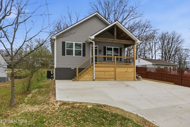 324 N Chilhowee Drive, Knoxville, TN 37914