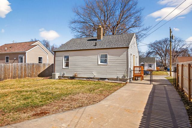 3946 57th Street, Des Moines, IA 50310