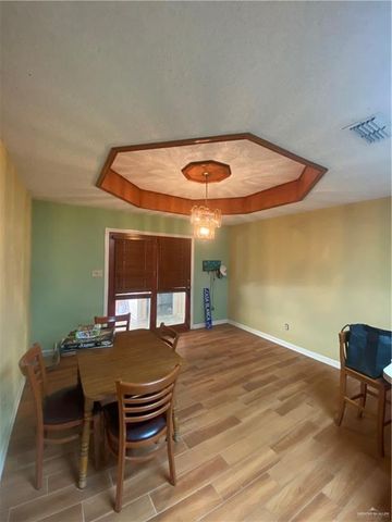 801 N Louisiana Avenue, Weslaco, TX 78596