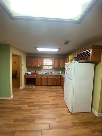 801 N Louisiana Avenue, Weslaco, TX 78596