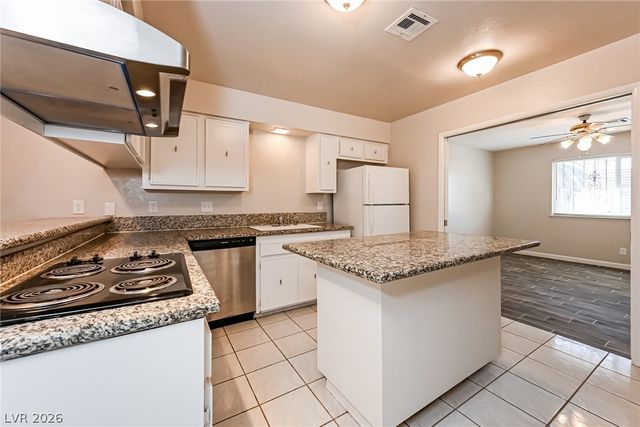 3212 Lark Circle, Las Vegas, NV 89121