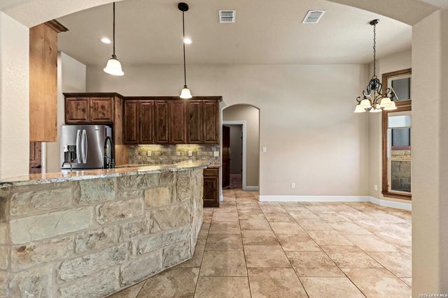 520 Arbor View, Adkins, TX 78101